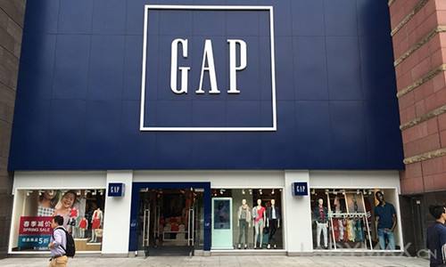 GAP玩起复古风,能否吸引年轻一代
